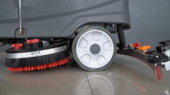 洗地機(jī)吸水扒無法下降？怎么調(diào)整